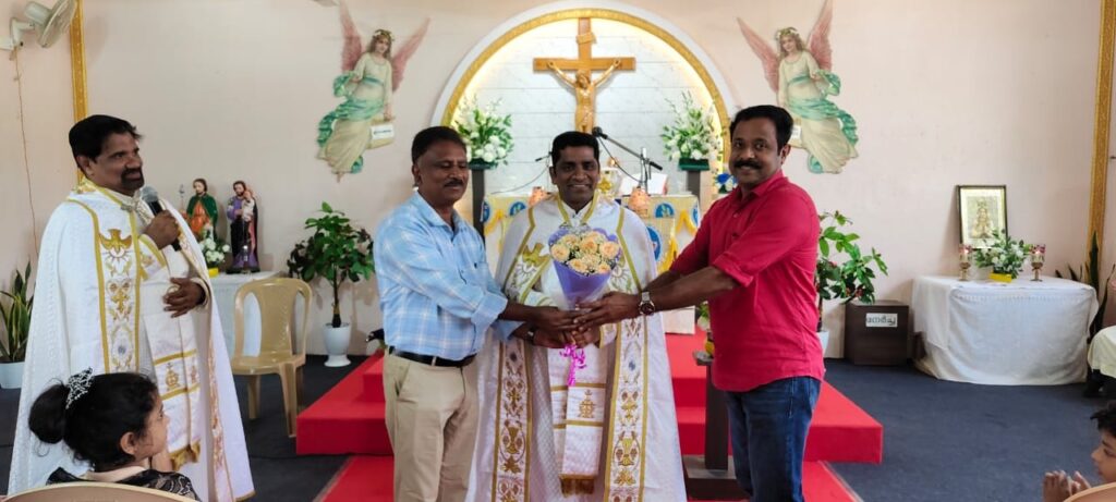 യാത്രയയപ്പ് നൽകി